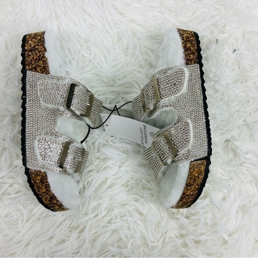 NWT EPIC STEP Lucy silver fur lined rhinestone girls buckle slides size 11